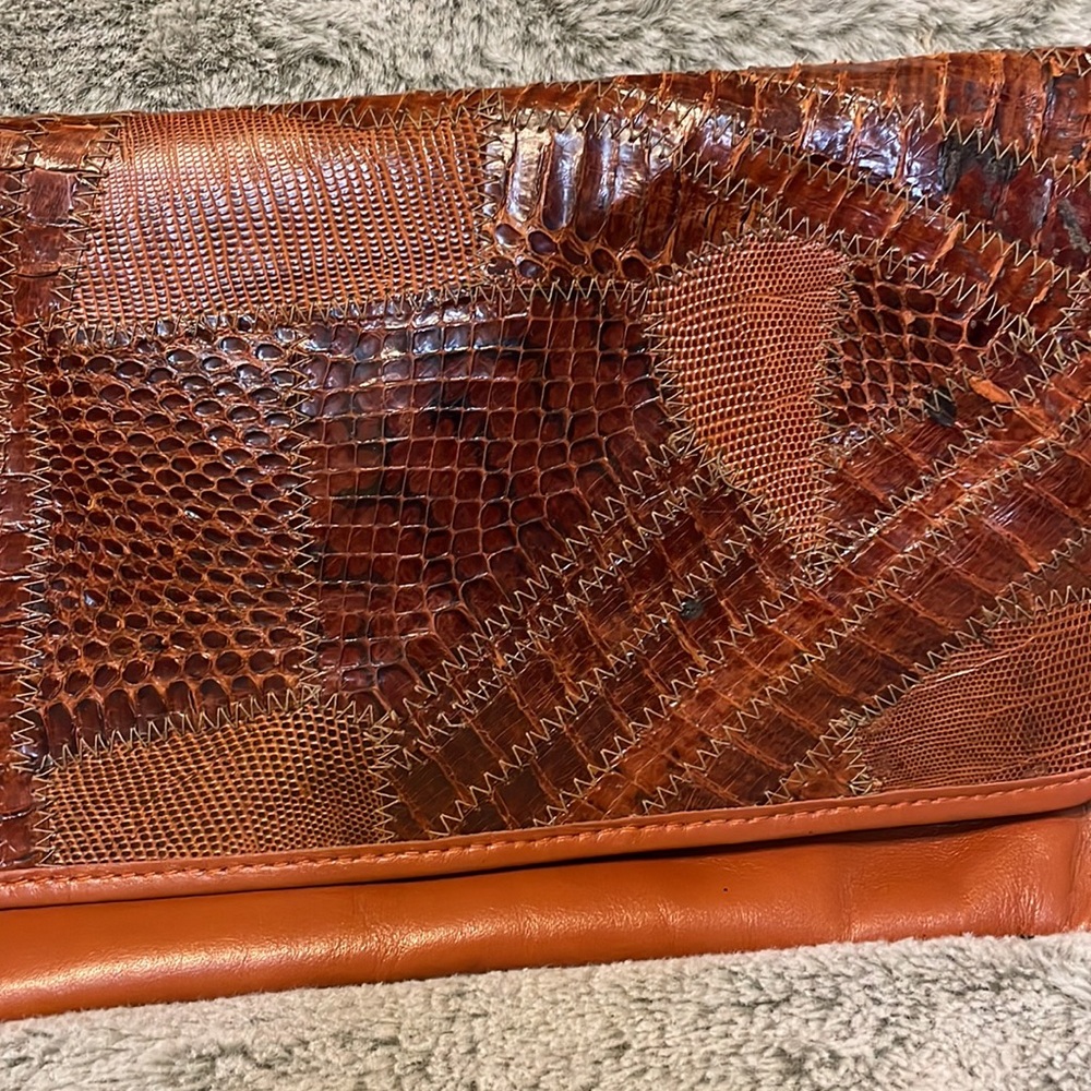 🔴Vintage Patchwork Clutch/Crossbody - Picture 3 of 7